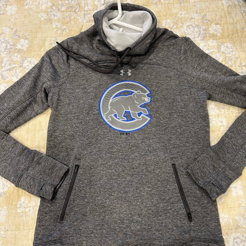 Women's Under Armour Gray ColdGear Chicago Cubs long sleeve sweatshirt